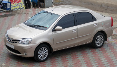 800px-Toyota_Etios_top_left_front.jpg