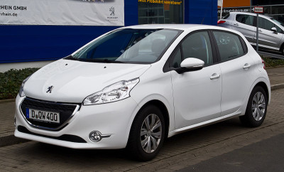 Peugeot_208_–_Frontansicht,_3._März_2014,_Düsseldorf.jpg